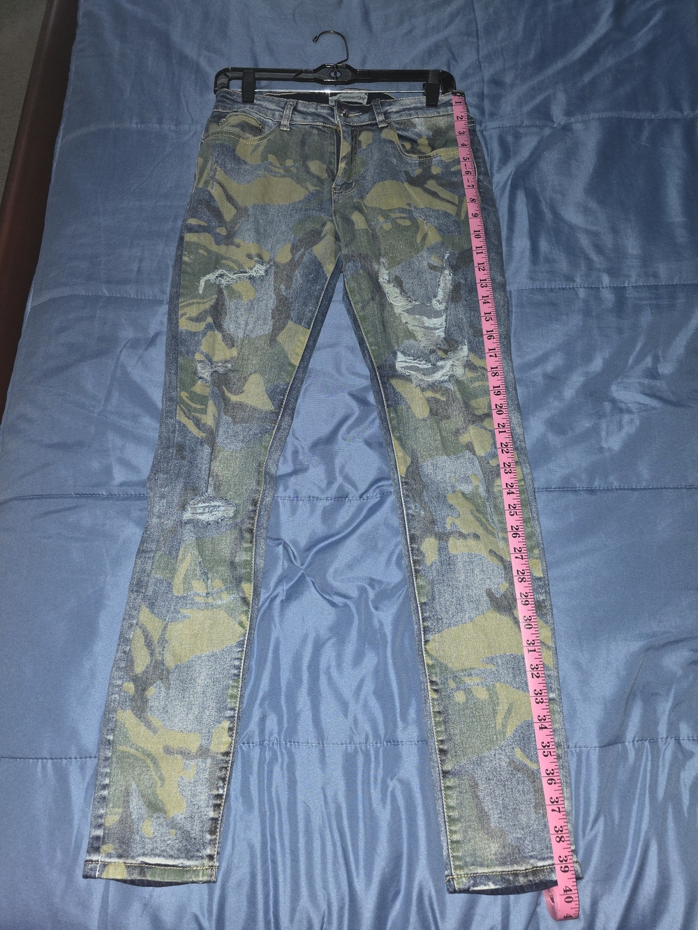 Skinny Camo Distressed Women's Jeans - Green Camouflage